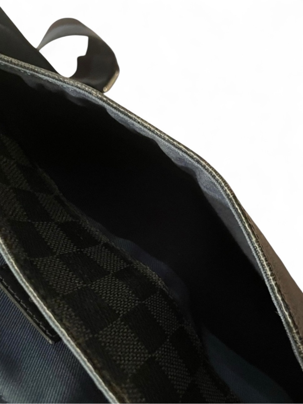 ✨💎LOUIS VUITTON💎✨ Damier Graphite & Blue Messenger Bag - Picture 10 of 14